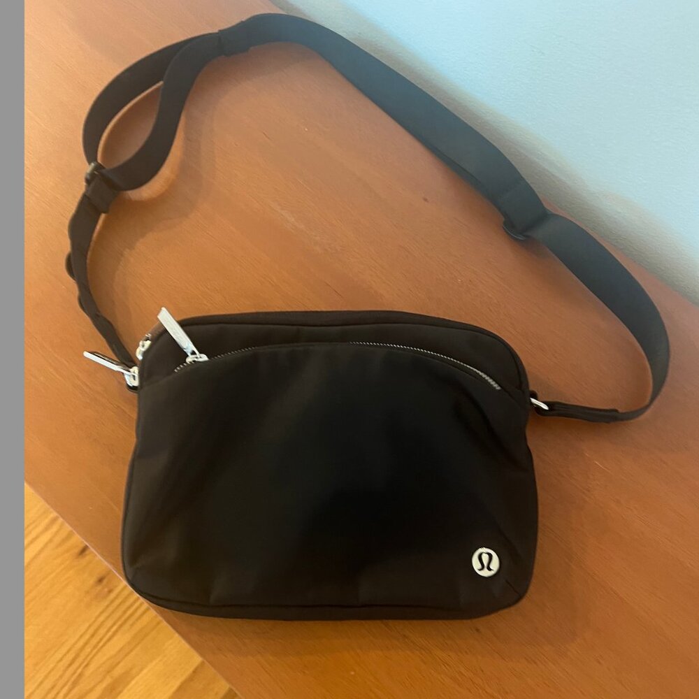 NWOT Lululemon Belt bag